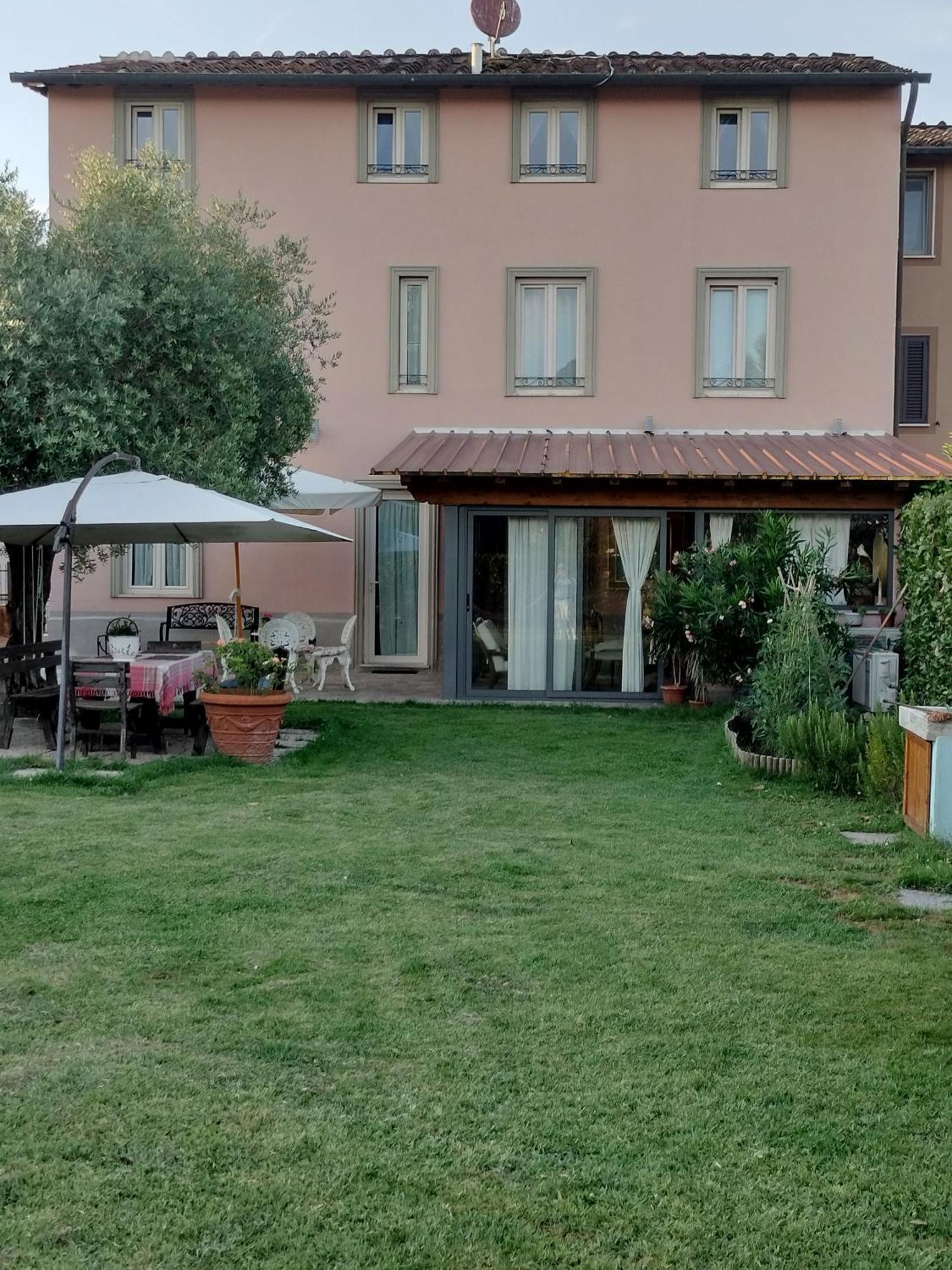 B&B La Rosa Nel Verde Lucca Dış mekan fotoğraf